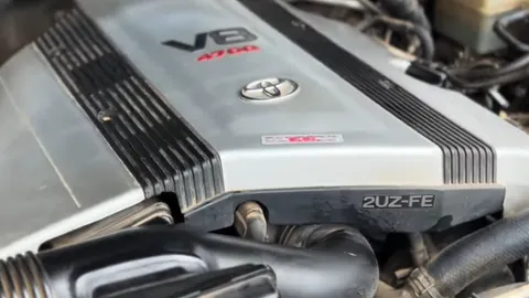 A Toyota 2UZ-FE 4.7 litre V8 engine
